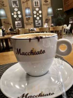 Macchiato Doceria Café inside
