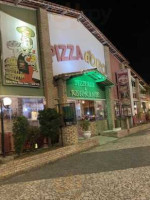 Pizza D'oro outside