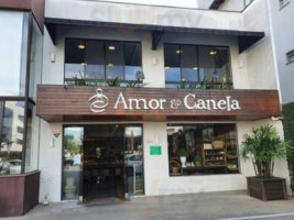 Amor Canela food