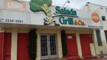 Salada Grill food
