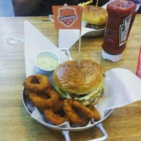 Johnnie Burger Sudoeste food