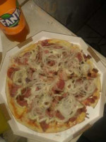 Nathelly Pizzaria food
