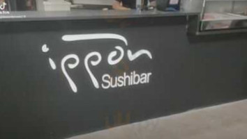 Ippon Sushi inside