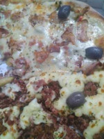 Pizzaria Caprioli food