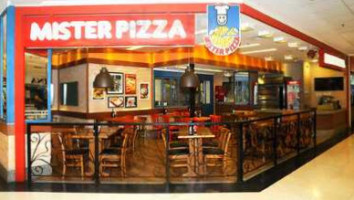 Mister Pizza food