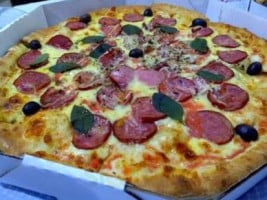 Patroni Pizza food