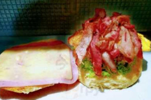 Aloha Lanches food