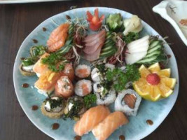 Rojin Sushi food