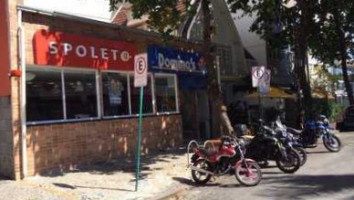 Domino's E Spoleto outside