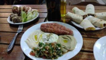 Ali's Tapas: Comida Árabe food