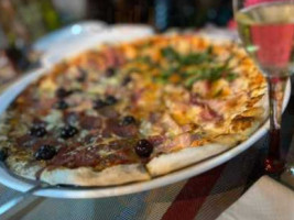 Dino's Pizzeria Italiana food
