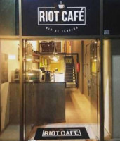 Riot Café food