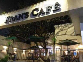 Fran's Café outside