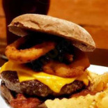 7 Queens Brewpub Comida