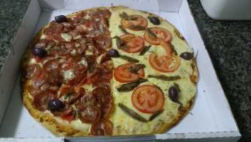 Pizza Ouro food