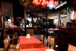 Pier Pizza Cantina Famiglia Arrelaro inside