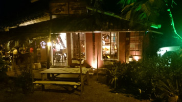 Bar & Pizzaria Quintal Do Barao outside