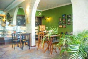 Café Porteño inside