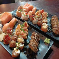Expresso Sushi Jardins food