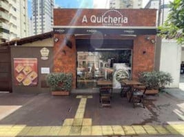 A Quicheria food
