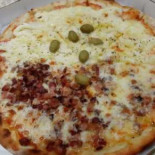 D N Pizzaria E Esfiharia Nourriture