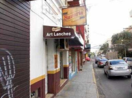 Art Lanches outside