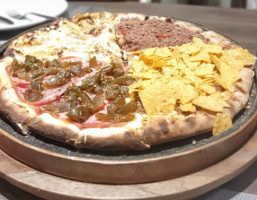Pizzaria Fênix food