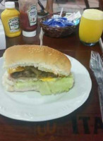 Lira Burger food