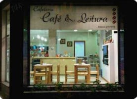 Café E Leitura inside