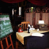 Gramophone Lounge E inside