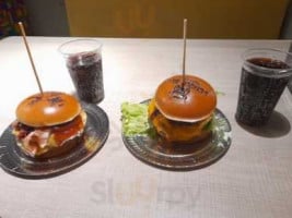 Jackie O Burger food