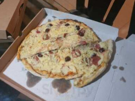 Tuira Pizzaria food