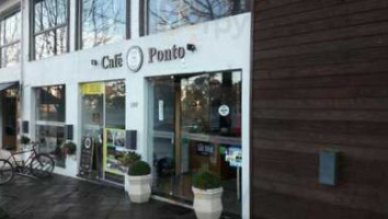 Café Ponto outside