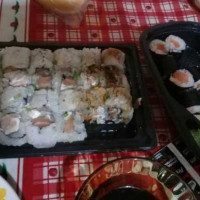 Ishi Sushi Lounge food