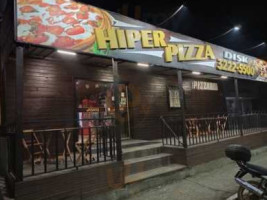 Hiper Pizzaria outside