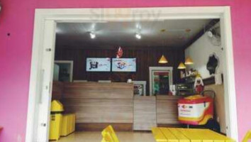 Expresso Gelateria E Café inside