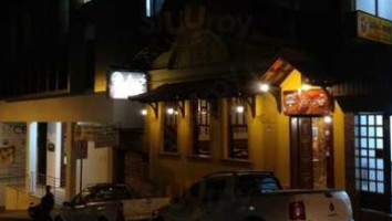 Pereira's Bar outside
