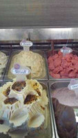 Gelaguela Gelateria food