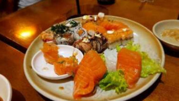 Itoshii Sushi food