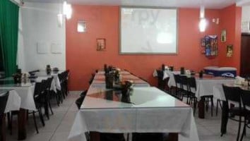 Pizzaria E Don Cartola inside