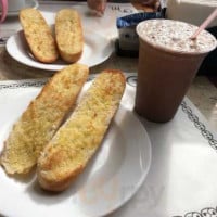 Maria Café E Creperia food
