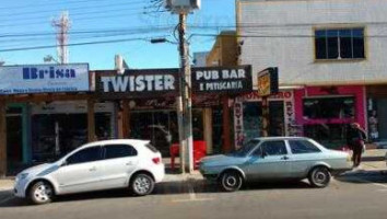 Twister Pub outside