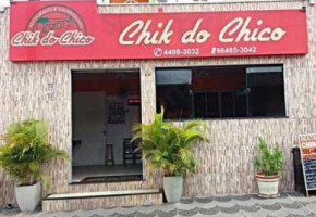 Chik Do Chico outside