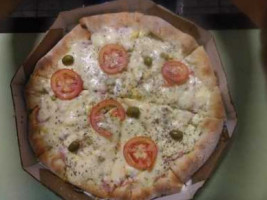 Quintino's Pizzas food