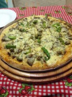 Mega Pizzaria food