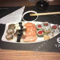 Yatai Sushi Bistrô food