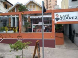 Cafe Juarez outside