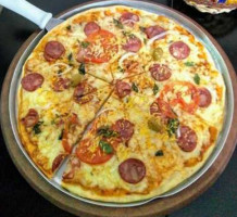 Tata's Pizzaria food