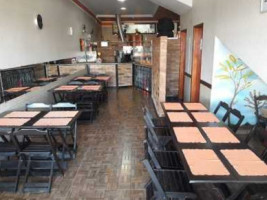 Pizzaria Bom Sabor inside