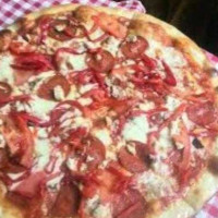 Della Maphia Pizzaria food